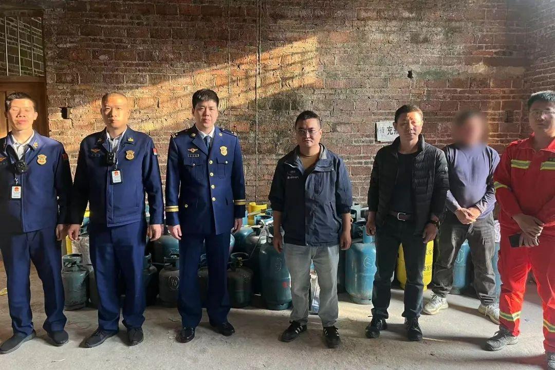 一液化氣供應站非法充裝氣瓶，罰款140000元！用“氣”安全記住7個字