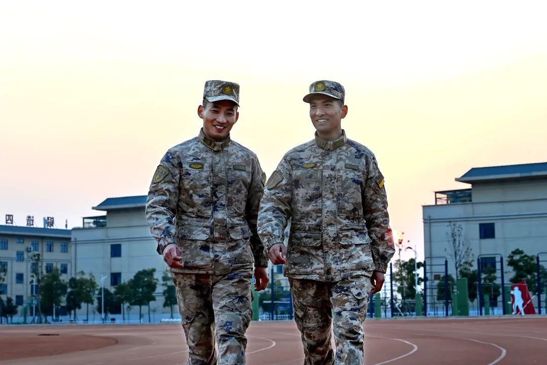帶兵是高手，訓練是能手，這個教導員確實有“兩把刷子”
