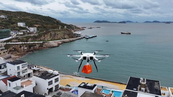 無人車送餐、無人機送藥！阿里公益在浙江嵊泗花鳥島探索助老新方式