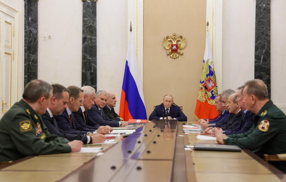 俄防長稱俄必須做好“進行全面核試驗”準備，以應對美方重啓核試驗計劃，普京發聲