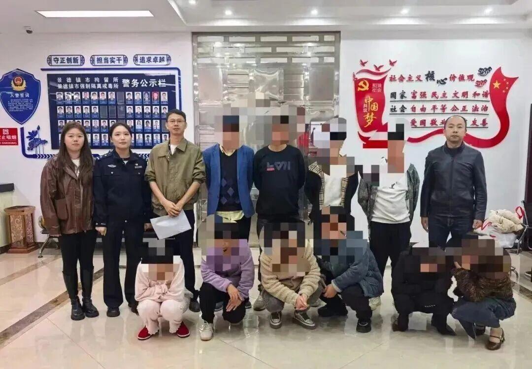 將賭場開設在墓地附近，以“九點半天莊”的形式引人蔘與，還負責專車接送，江西警方：30名涉賭人員被當場抓獲