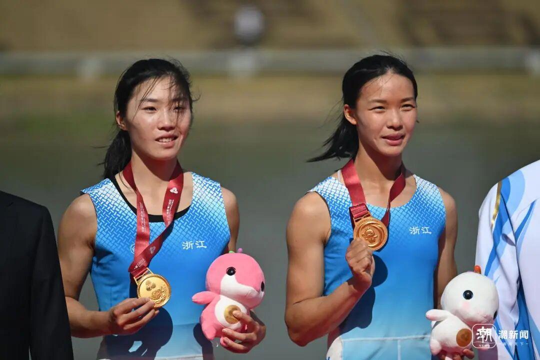 浙江賽艇全運第一金，來自兩個桐廬姑娘，其中一個還戴着近視眼鏡
