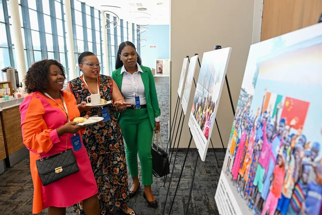 環球時報“海外中國周”《合抱之手——中非共逐現代化之夢》圖片展在約翰內斯堡成功舉辦